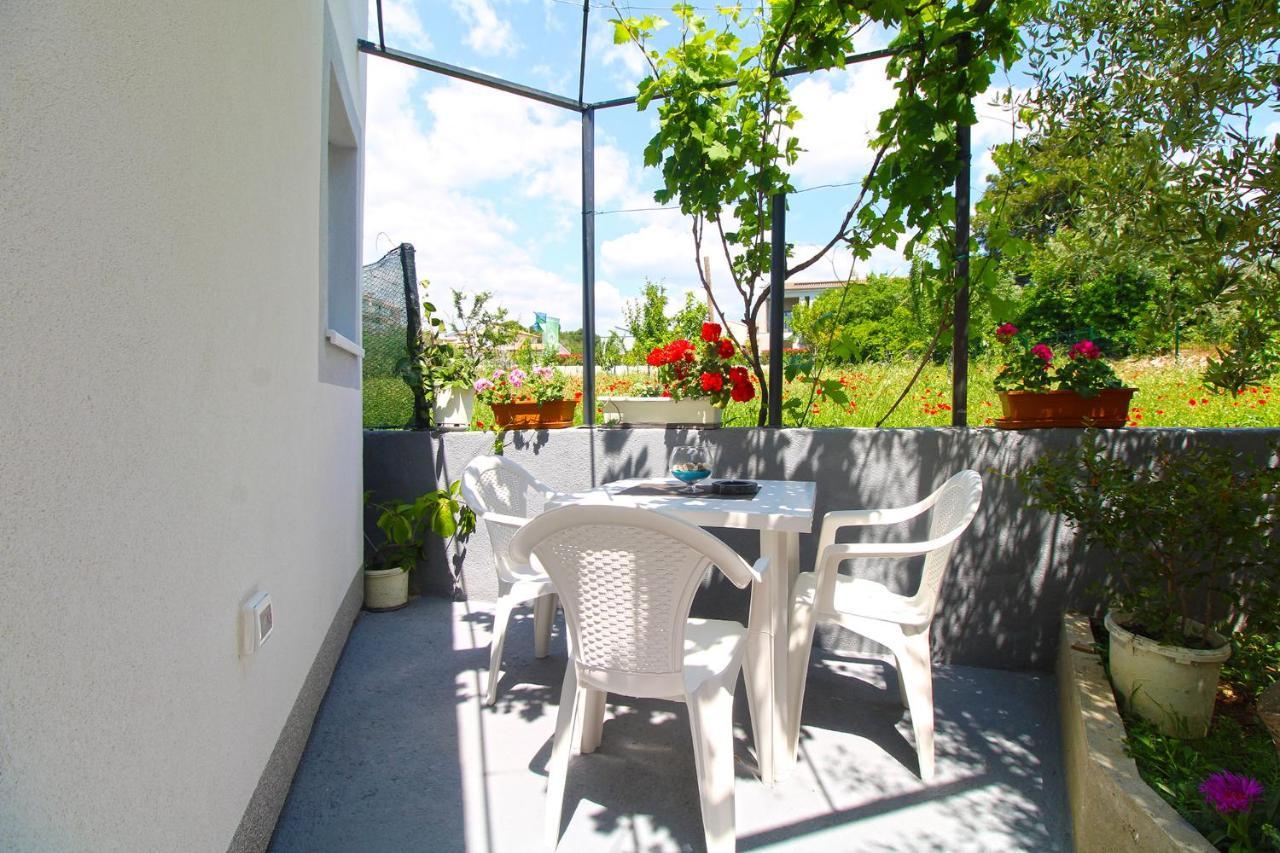 Apartment Josip 1649 *
