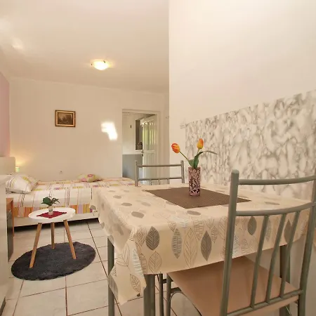 Apartment Josip 1649 Fazana Exterior photo