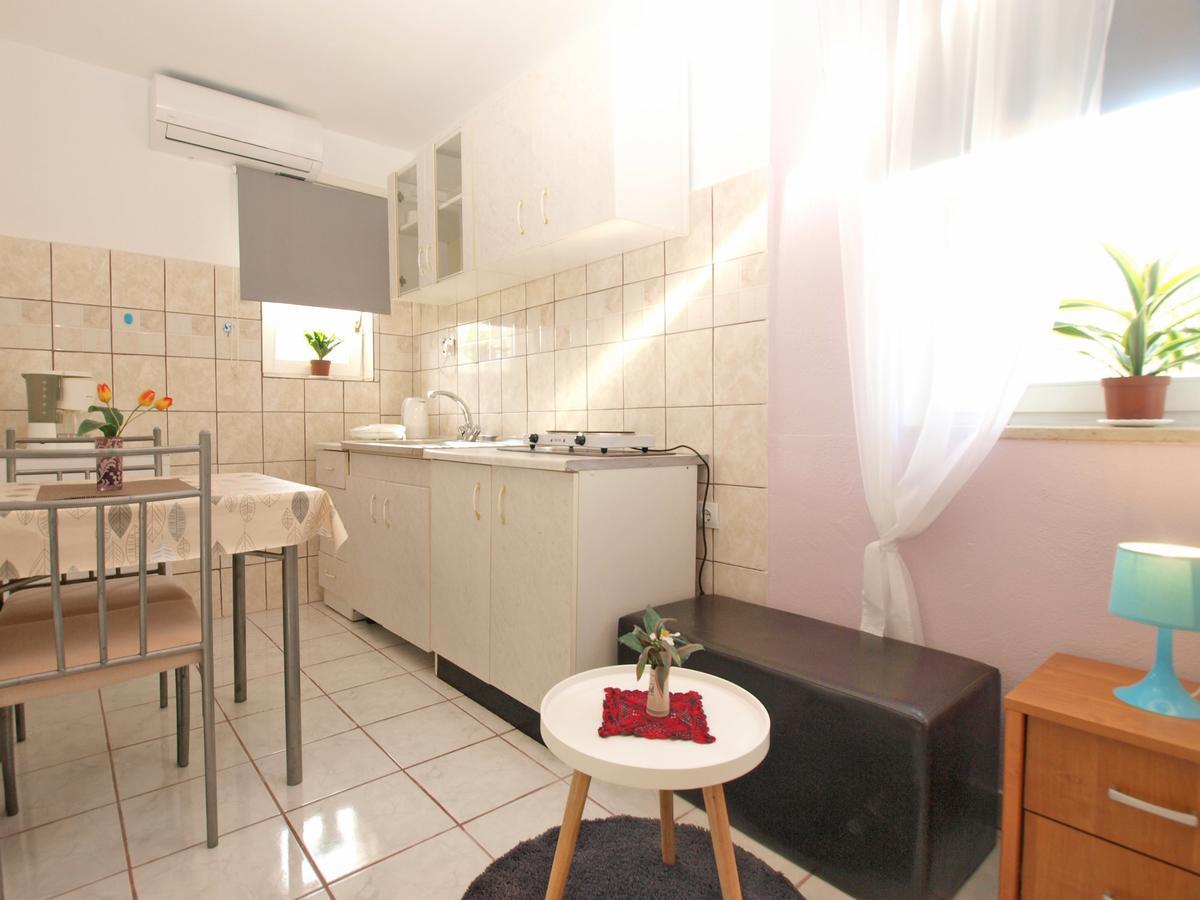 Josip 1649 Apartment