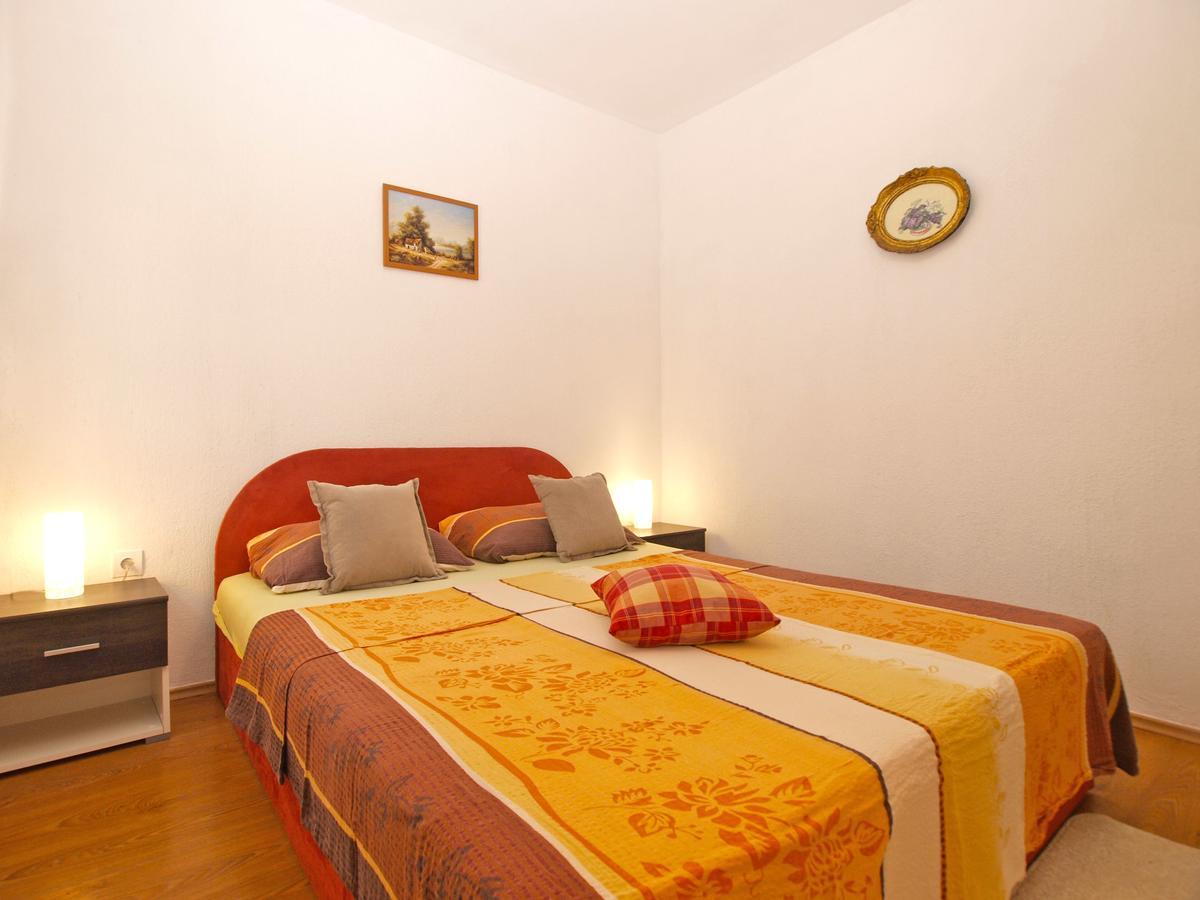 Josip 1649 Apartment