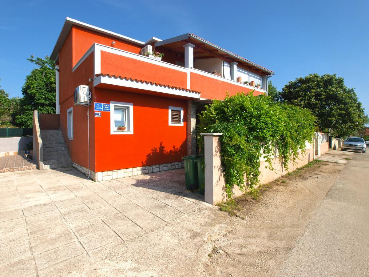 Josip 1649 Apartment *